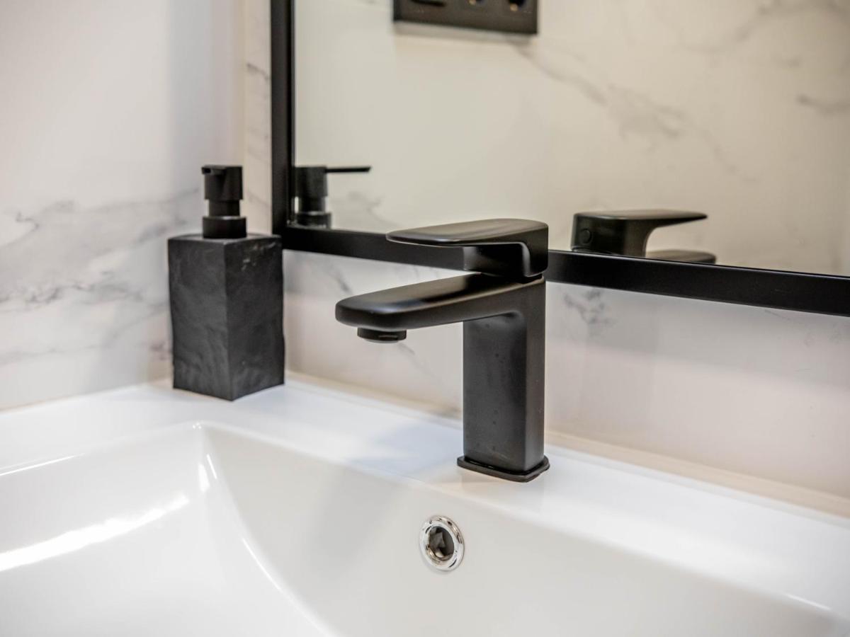 Tuguest Avenida Madrid Apartment กรานาดา ภายนอก รูปภาพ