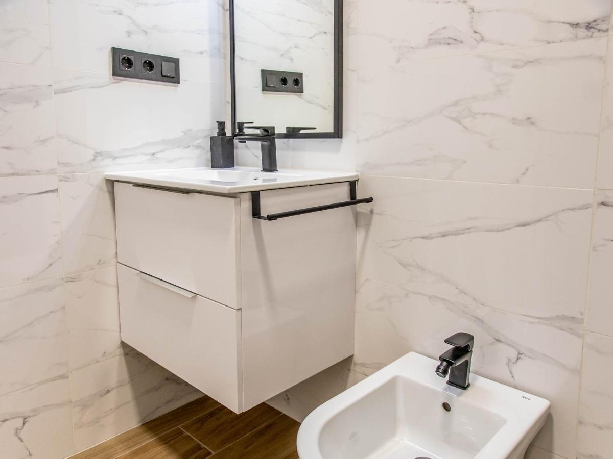 Tuguest Avenida Madrid Apartment กรานาดา ภายนอก รูปภาพ